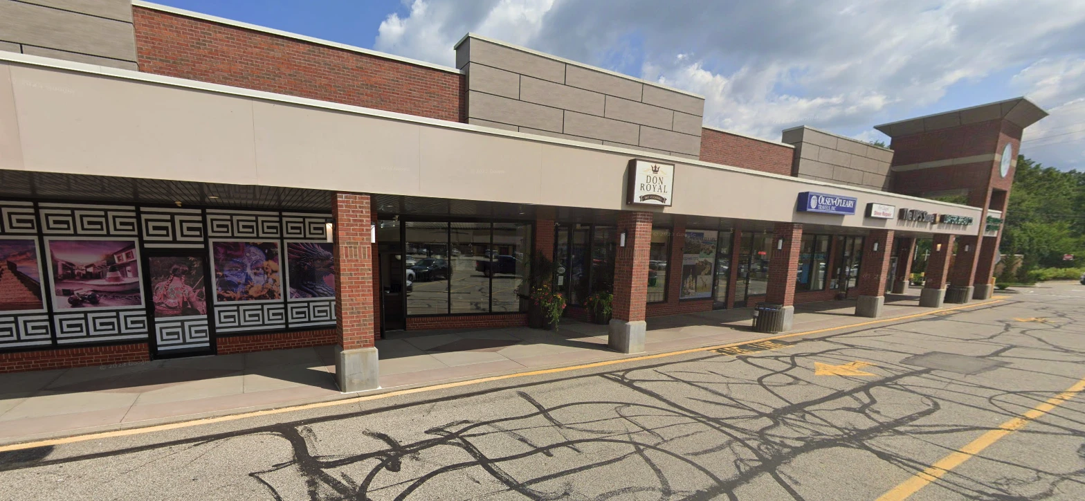 Don Royal dry cleaning storefront on Freeport Road in Fox Chapel